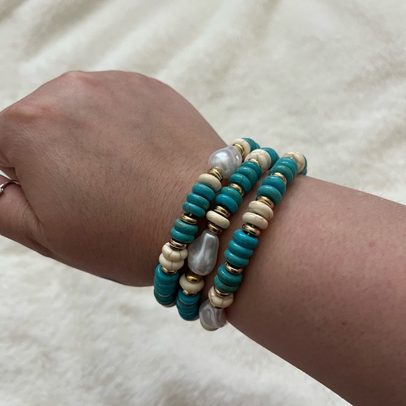 ⚡️2/$15⚡️Ashley Cooper bracelet - Picture 2 of 2